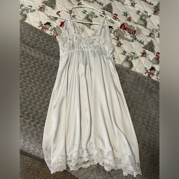 White lace slip dress - Picture 2 of 2